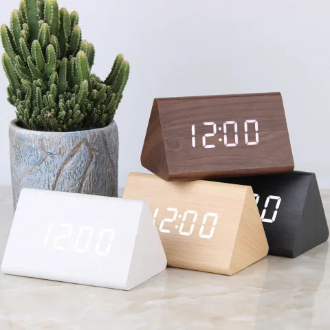 3-hoekige Houten LED Wekker met Thermometer en Sound Voice Control