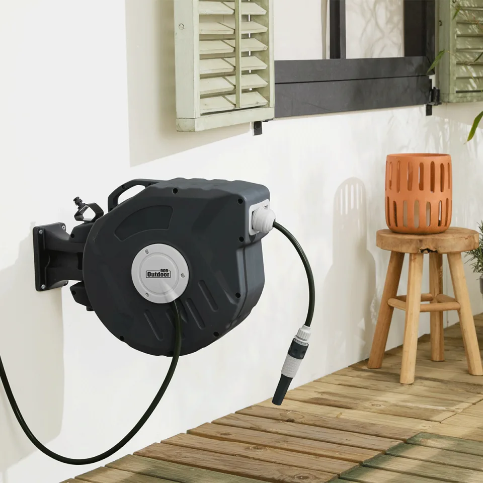 909 Outdoor Tuinslang met Haspel